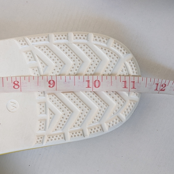 CROCS Tie-Dye Flip Flops with White Straps - Picture 10 of 11